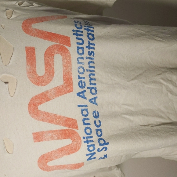 ✔️NASA Destroyed Frayed T-shirt Size Large - Picture 3 of 8